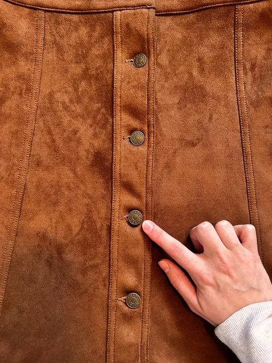 CHAPS Brown Suede Front Button A Line Skirt Western Boho Skirt Size 6 - Picture 3 of 7